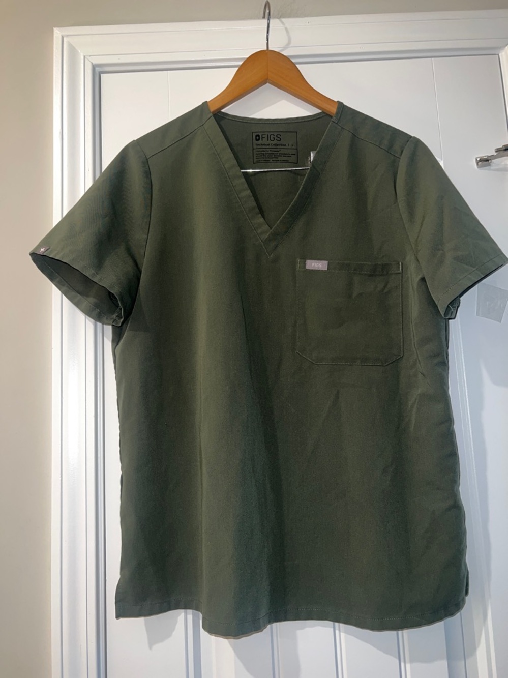 Figs Scrub Top